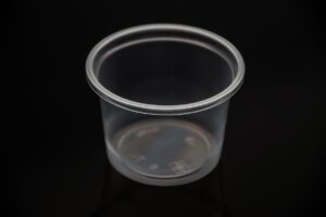 1027a1027a-pojemnik-kubek-do-sosu-dresingu-sosjerka-PP-100ml-fi70-(2).jpg