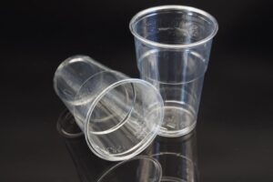12611261-kubek-plastikowy-bezbarwny-przezroczysty-PET-fi-78-250ml-(1).jpg
