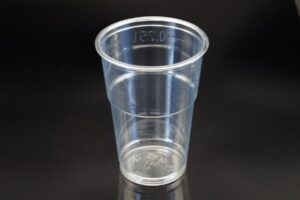 12611261-kubek-plastikowy-bezbarwny-przezroczysty-PET-fi-78-250ml-(2).jpg