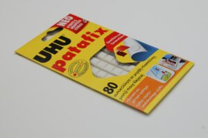 26642664-masa-mocujaca-UHU-patafix-80-porcji-masa-klejaca.jpg