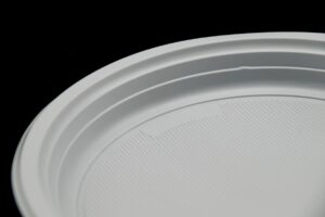 60086008-talerz-plaski-bialy-PS-plastikowy-niedzielony-sr-22cm-(2).jpg